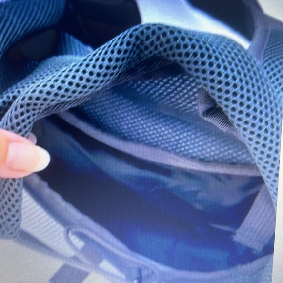 Yudodo small/med-sm pet carrier/vet visit/hands free travel, adjustable. Sturdy. - Picture 4 of 6